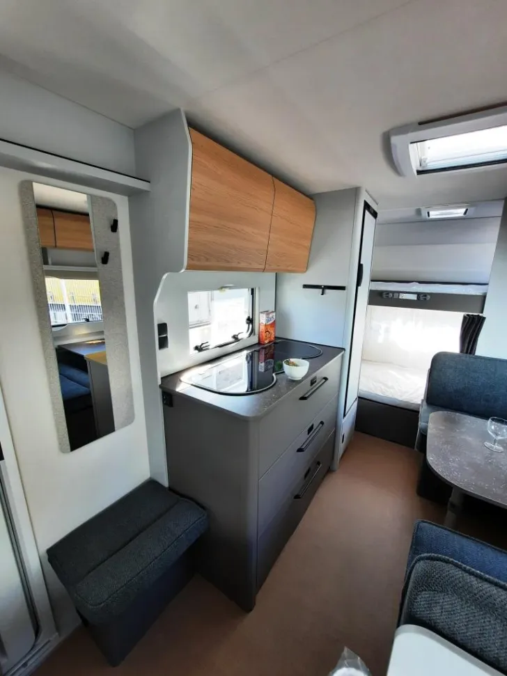 Fahrzeugbild Bürstner B66 480 TK Verfüg./Sparen Sie 3.630,- € #9