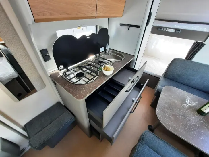 Fahrzeugbild Bürstner B66 480 TK Verfüg./Sparen Sie 3.630,- € #11