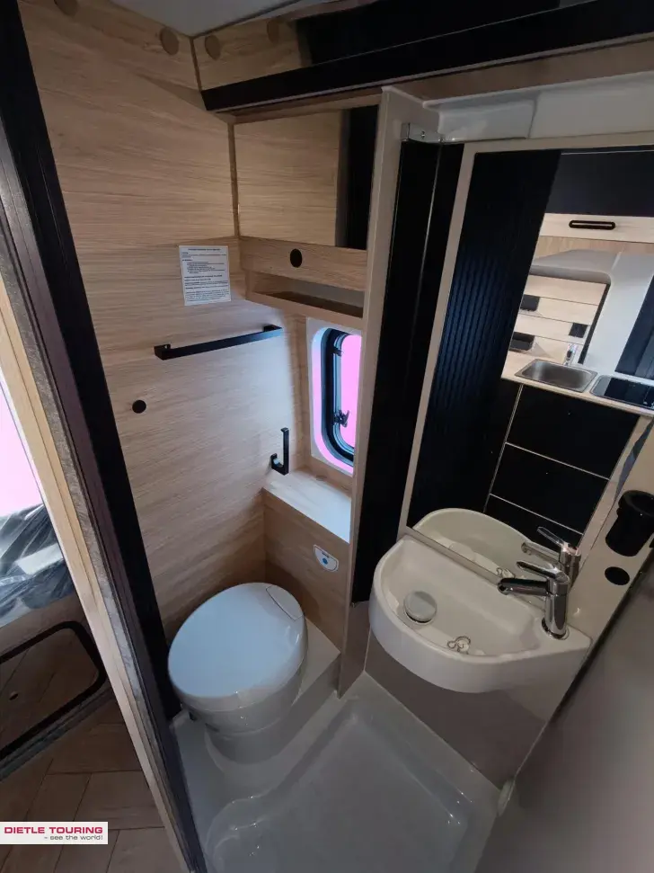 Fahrzeugbild Challenger Van Cosy Edition V217 #10