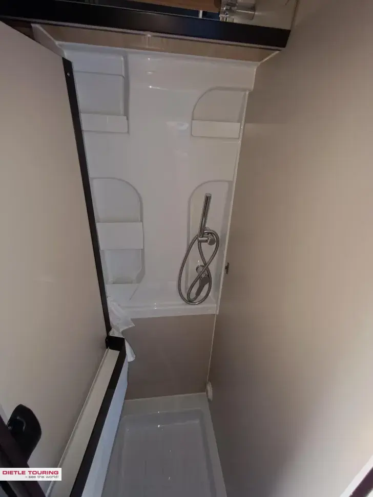 Fahrzeugbild Challenger Van Cosy Edition V217 #11