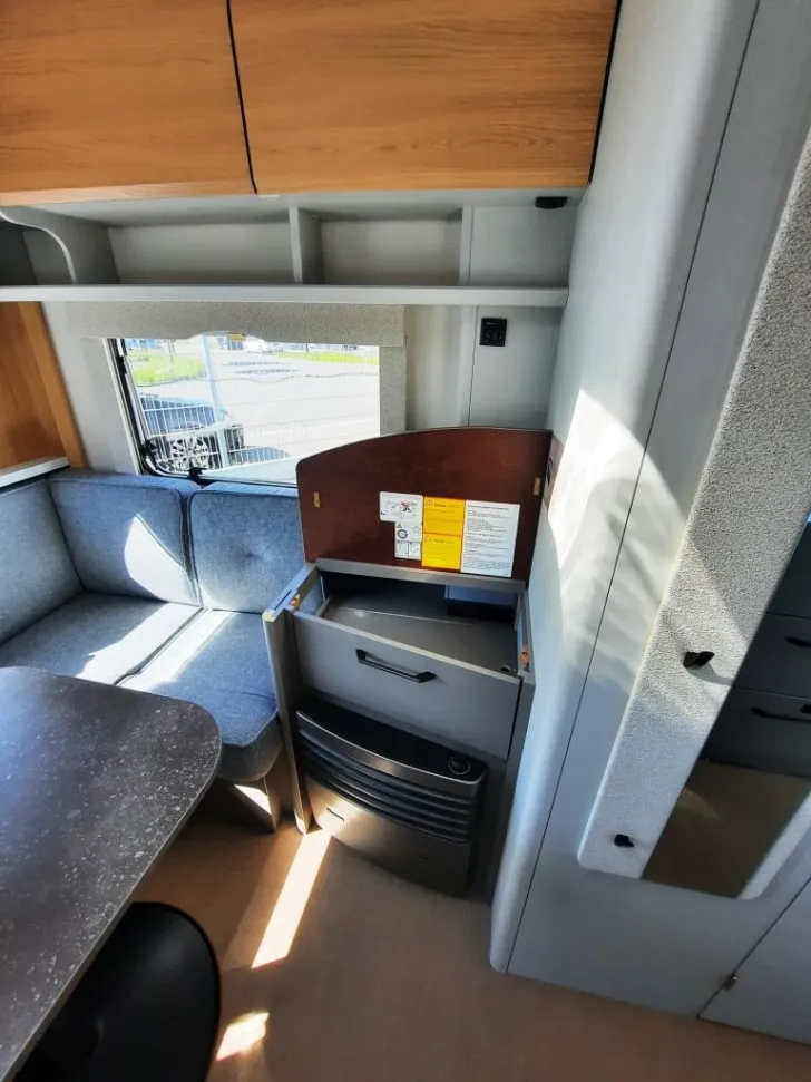 Fahrzeugbild Bürstner B66 485 TS Verfüg./Sparen Sie 3.740,- € #9