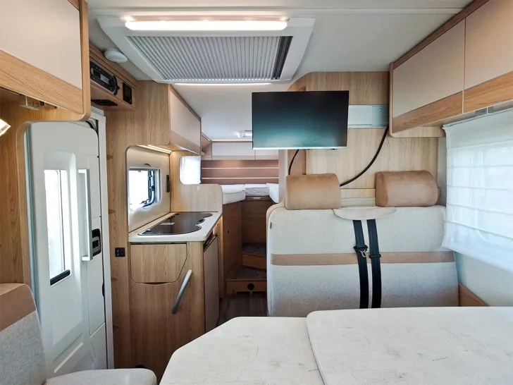 Fahrzeugbild LMC Cruiser V 646 G #8