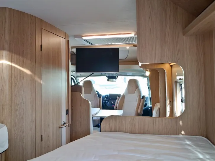Fahrzeugbild LMC Cruiser V 646 G #15