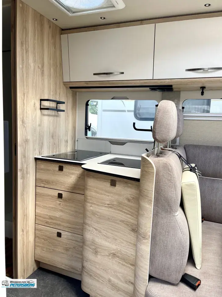 Fahrzeugbild Eura Mobil Profila T 720 EB Mondial Edition Edition 101 5 Jahre Garantie #10