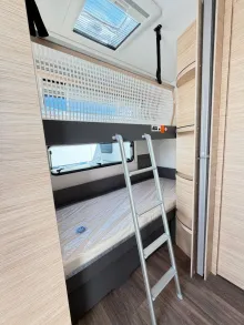 Fahrzeugbild Fendt Apero 495 SKM/2.000 kg/Fliegentür #7