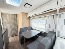 Fahrzeugbild Fendt Apero 495 SKM/2.000 kg/Fliegentür #9
