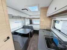 Fahrzeugbild Fendt Apero 495 SKM/2.000 kg/Fliegentür #17