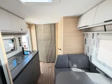 Fahrzeugbild Fendt Apero 495 SKM/2.000 kg/Fliegentür #18