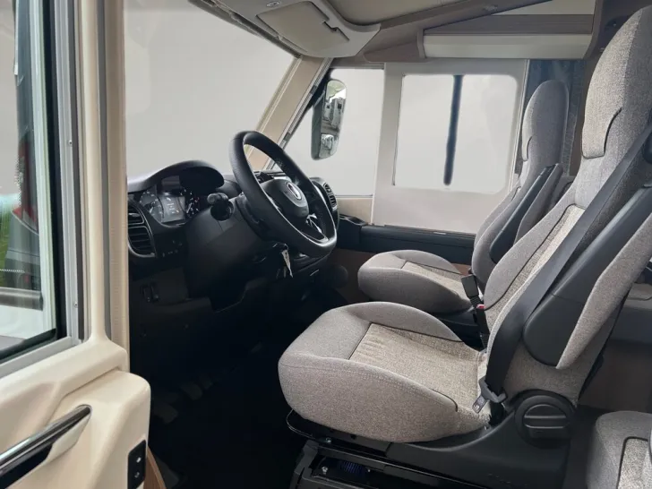 Fahrzeugbild Malibu I 430 LE #7