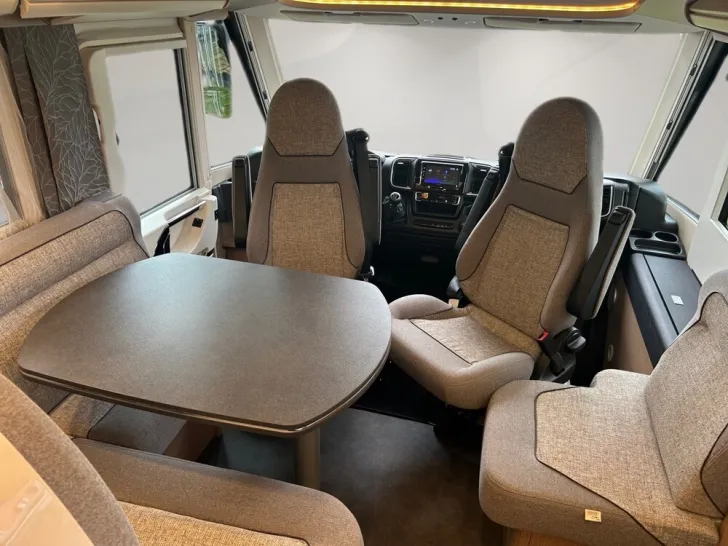 Fahrzeugbild Malibu I 430 LE #11