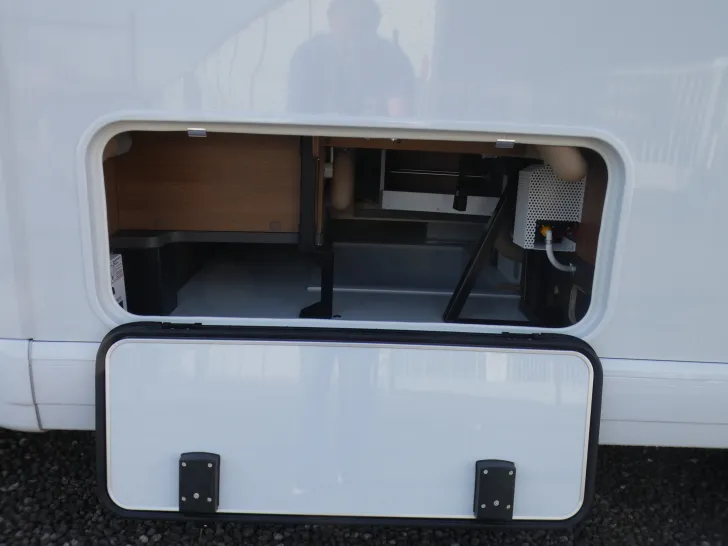 Fahrzeugbild Carthago C1-tourer T 143 KB-LE comfort 4.2t Sat,TV , #5
