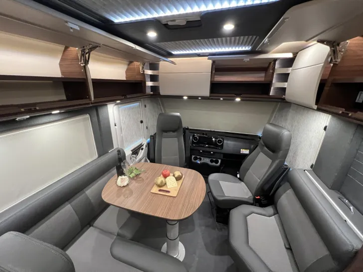 Fahrzeugbild Carthago chic c-line I 5.0 QB L Mercedes (352) #14