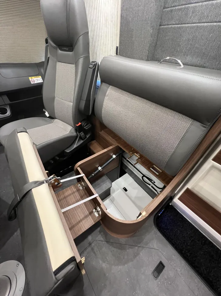 Fahrzeugbild Carthago chic c-line I 5.0 QB L Mercedes (352) #35