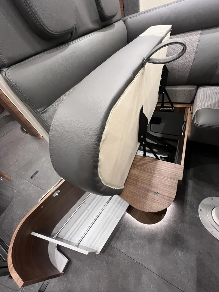 Fahrzeugbild Carthago chic c-line I 5.0 QB L Mercedes (352) #36