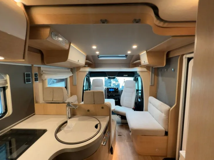 Fahrzeugbild Hymer 550 BMC White Line/Festbett/Hubbett/Garage #10