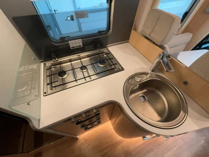 Fahrzeugbild Hymer 550 BMC White Line/Festbett/Hubbett/Garage #14