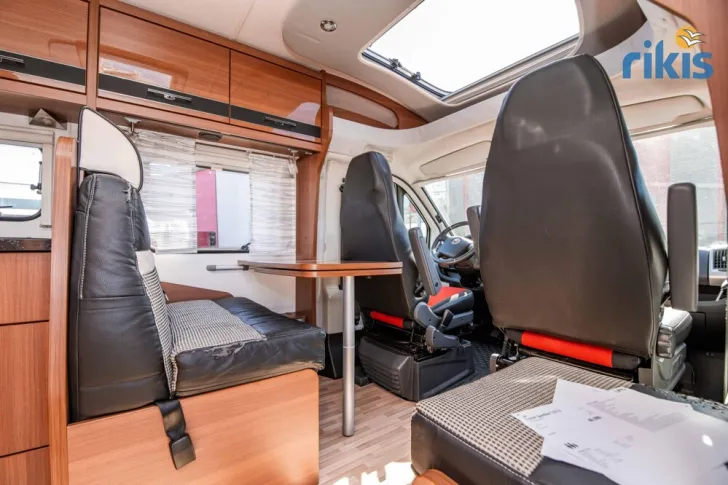 Fahrzeugbild LMC Cruiser Sportline T 672 G #9