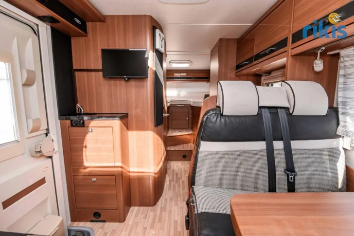 Fahrzeugbild LMC Cruiser Sportline T 672 G #10