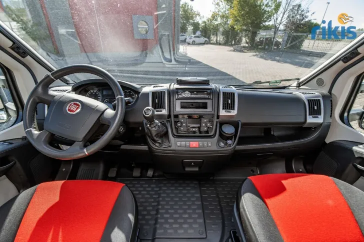 Fahrzeugbild LMC Cruiser Sportline T 672 G #12