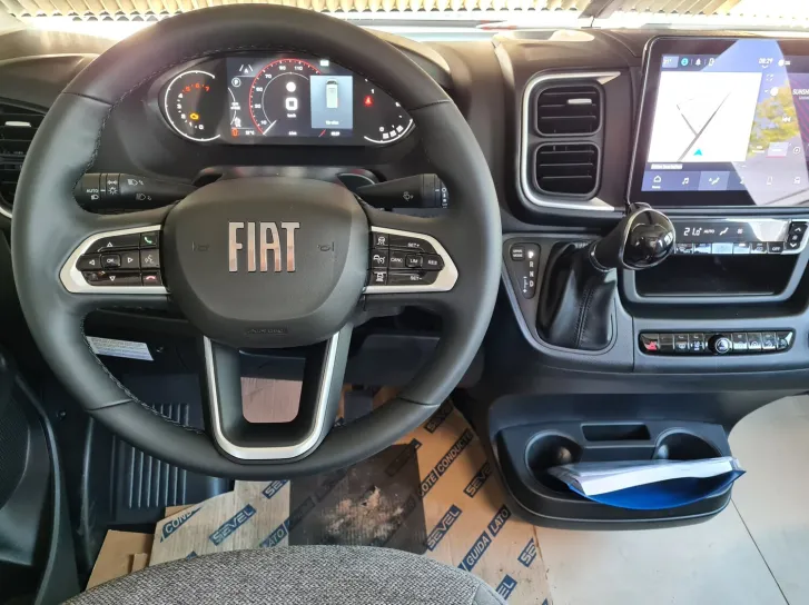 Fahrzeugbild Carado pro+ CV 600 *Pakete: Co-Driver+Chassis+Digital* #14
