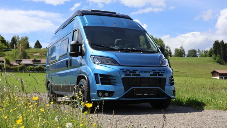 Fahrzeugbild Hymer Redwood 601 Racing Stoßfänger+18-Zoll AT-Reifen #5