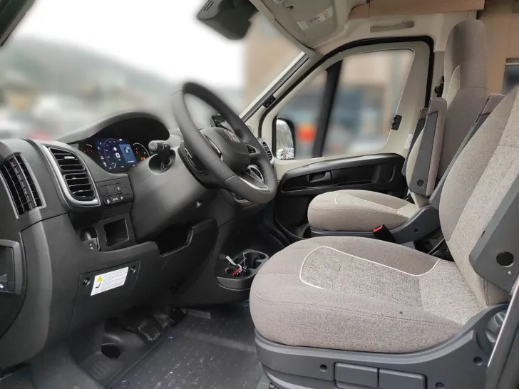 Fahrzeugbild Malibu Relax 640 LE R ambition Van First Class two Room #7