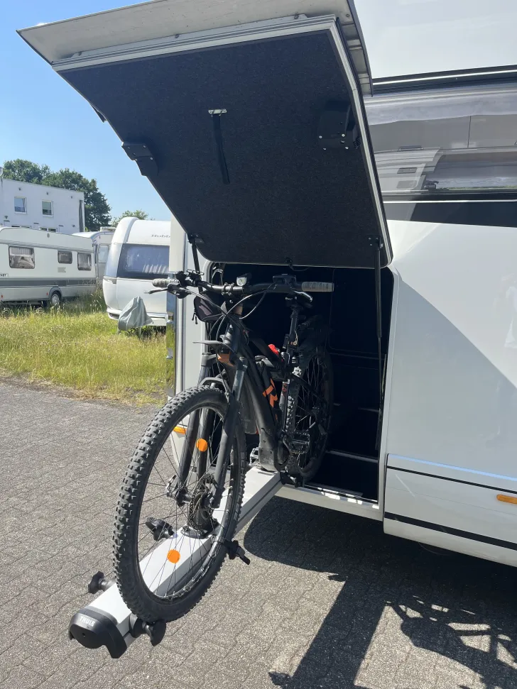 Fahrzeugbild Niesmann + Bischoff Arto 88 LF Hubstützen, Garantie #4