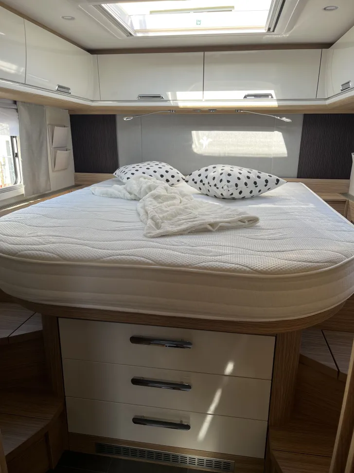 Fahrzeugbild Niesmann + Bischoff Arto 88 LF Hubstützen, Garantie #6