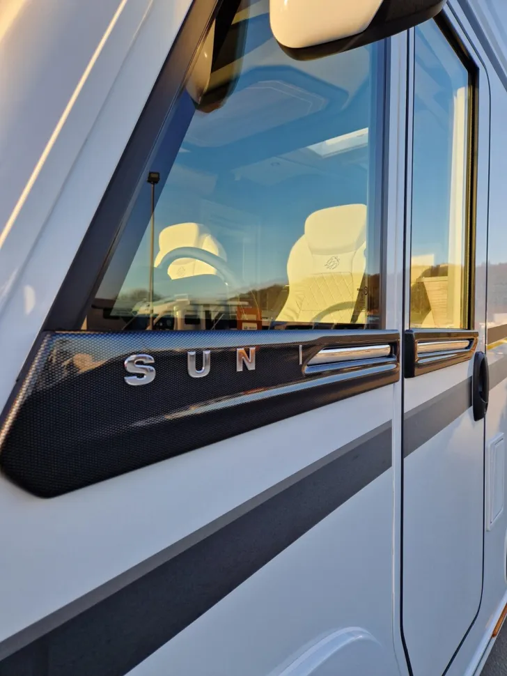 Fahrzeugbild Knaus Sun i 700 LEG #6