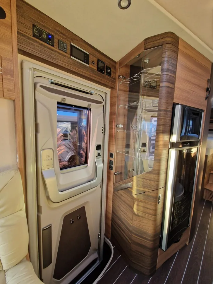 Fahrzeugbild Knaus Sun i 700 LEG #15