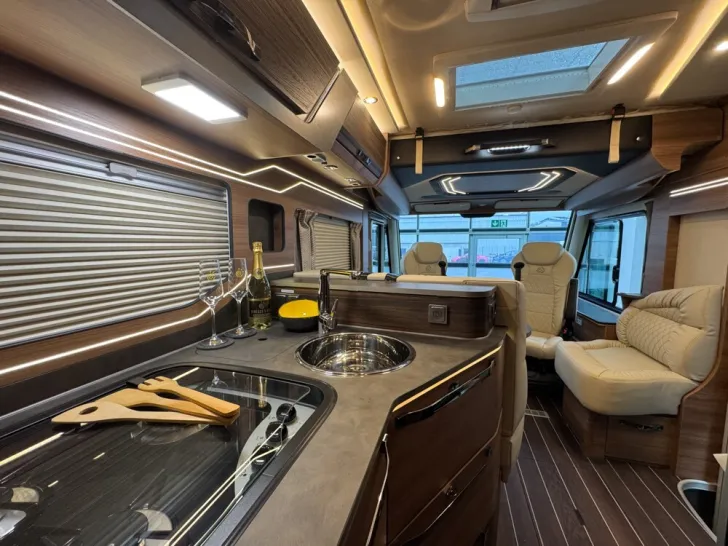 Fahrzeugbild Knaus Sun i 700 LEG #21