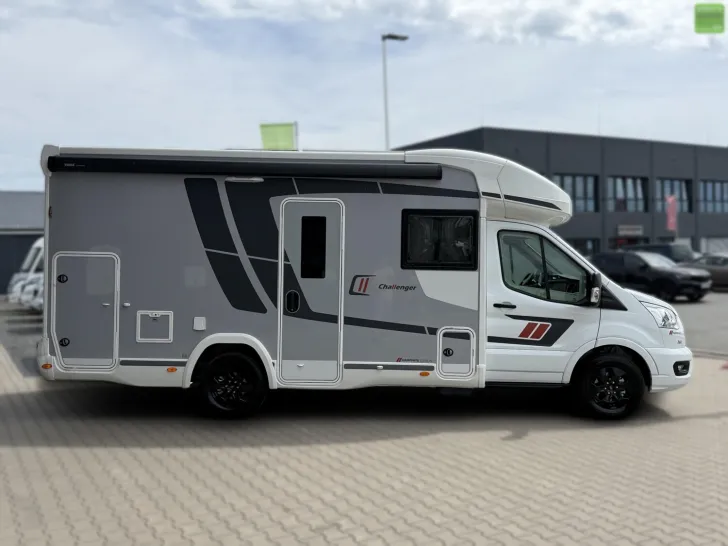 Fahrzeugbild Challenger Teilintegriert Graphite Edition 260 4100kg Drive #3