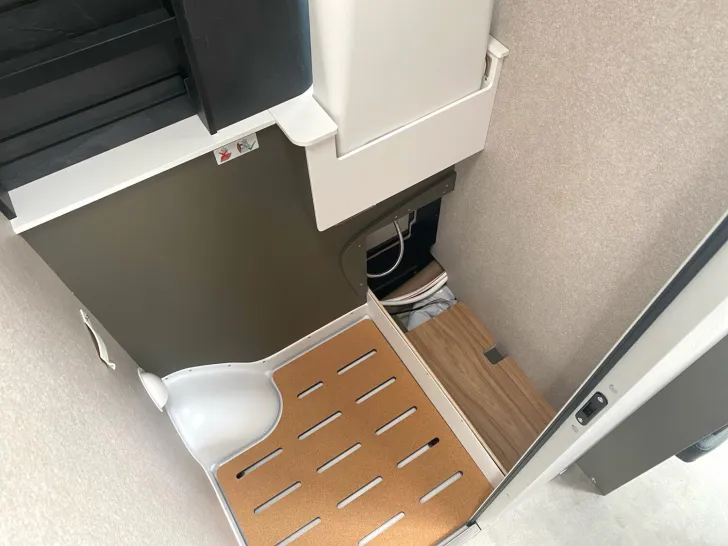 Fahrzeugbild Hymer Grand Canyon S CrossOver 600 !!! Top-Preis Garantie !!! #16
