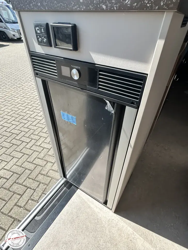 Fahrzeugbild Bürstner Habiton HM 6.0 auf dem Hof #18