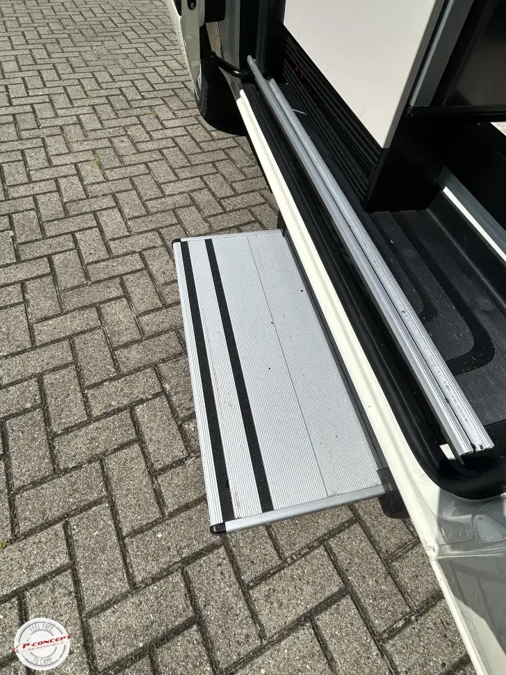 Fahrzeugbild Bürstner Habiton HM 6.0 auf dem Hof #22