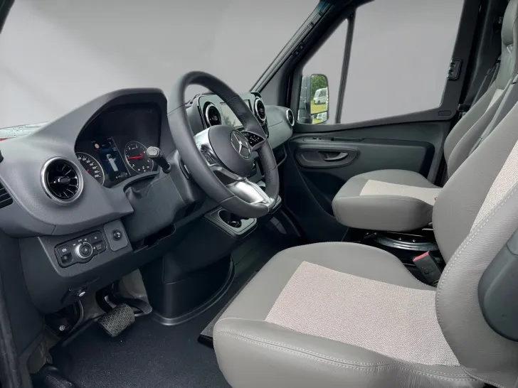 Fahrzeugbild Carthago chic c-line T 4.9 LE Mercedes (357) #9