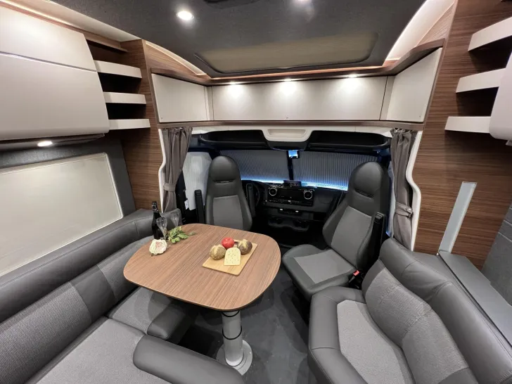 Fahrzeugbild Carthago chic c-line T 4.9 LE Mercedes (357) #13