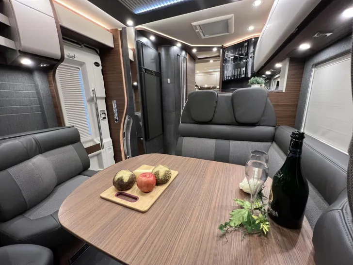 Fahrzeugbild Carthago chic c-line T 4.9 LE Mercedes (357) #15