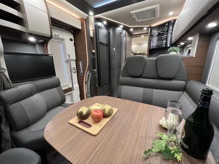 Fahrzeugbild Carthago chic c-line T 4.9 LE Mercedes (357) #16