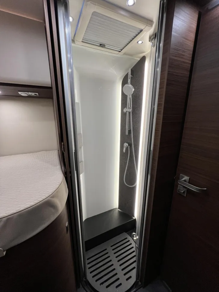 Fahrzeugbild Carthago chic c-line T 4.9 LE Mercedes (357) #34