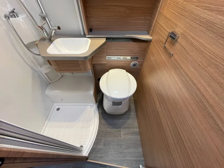Fahrzeugbild Weinsberg CaraSuite 650 MEG [SPICY] +MEGA-DEAL+ #39