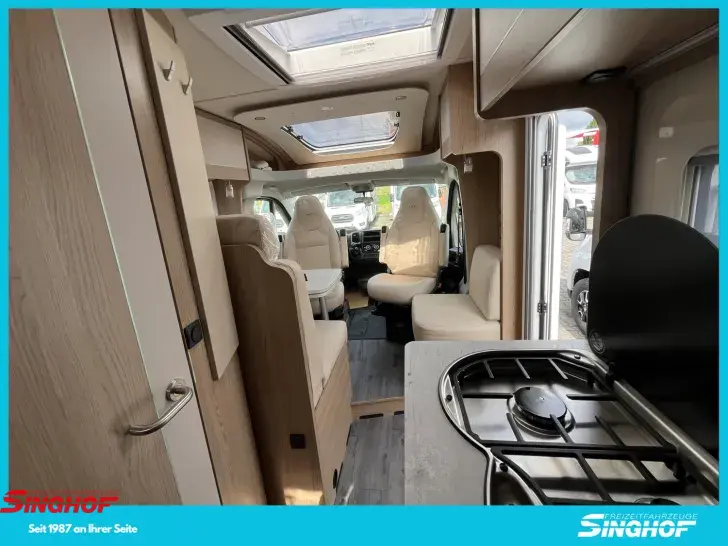 Fahrzeugbild LMC Cruiser 70 V 643 G #12