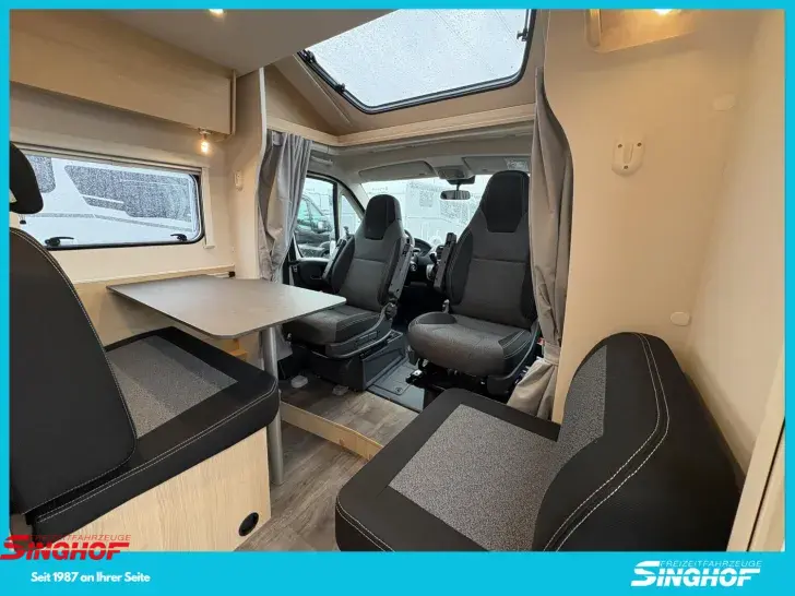 Fahrzeugbild Sunlight Sub TS 67 #11
