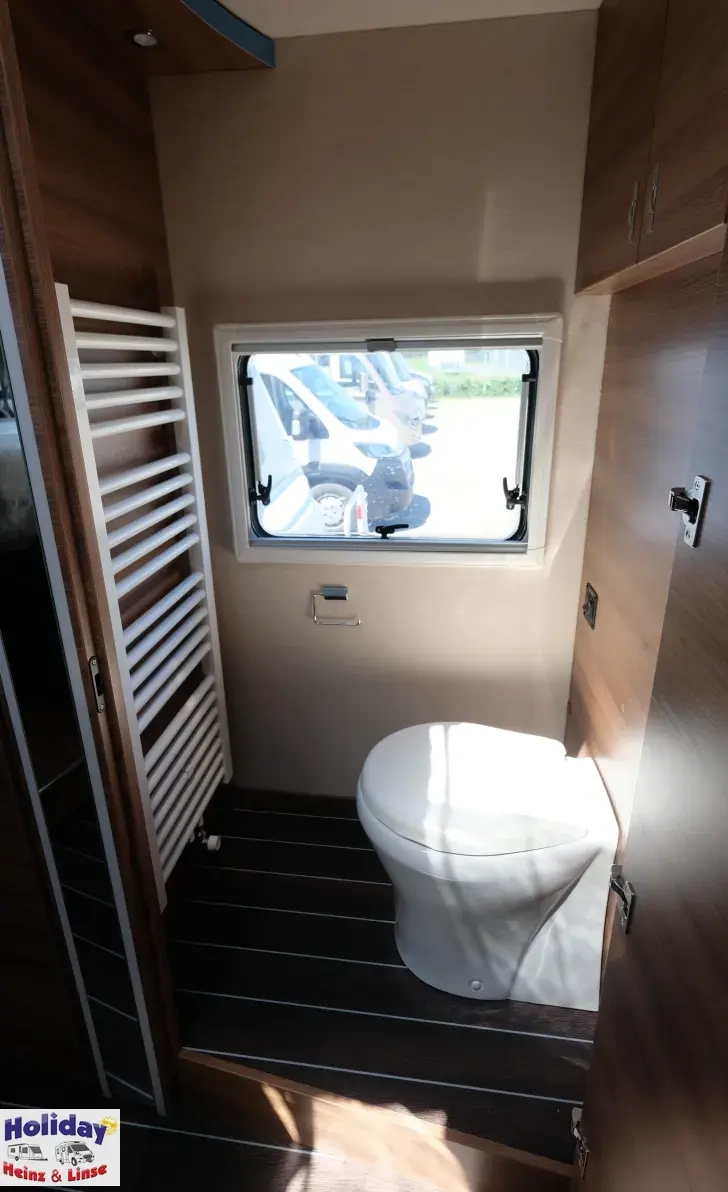 Fahrzeugbild Knaus Sun I 900 LEG 180 PS Automatik #9