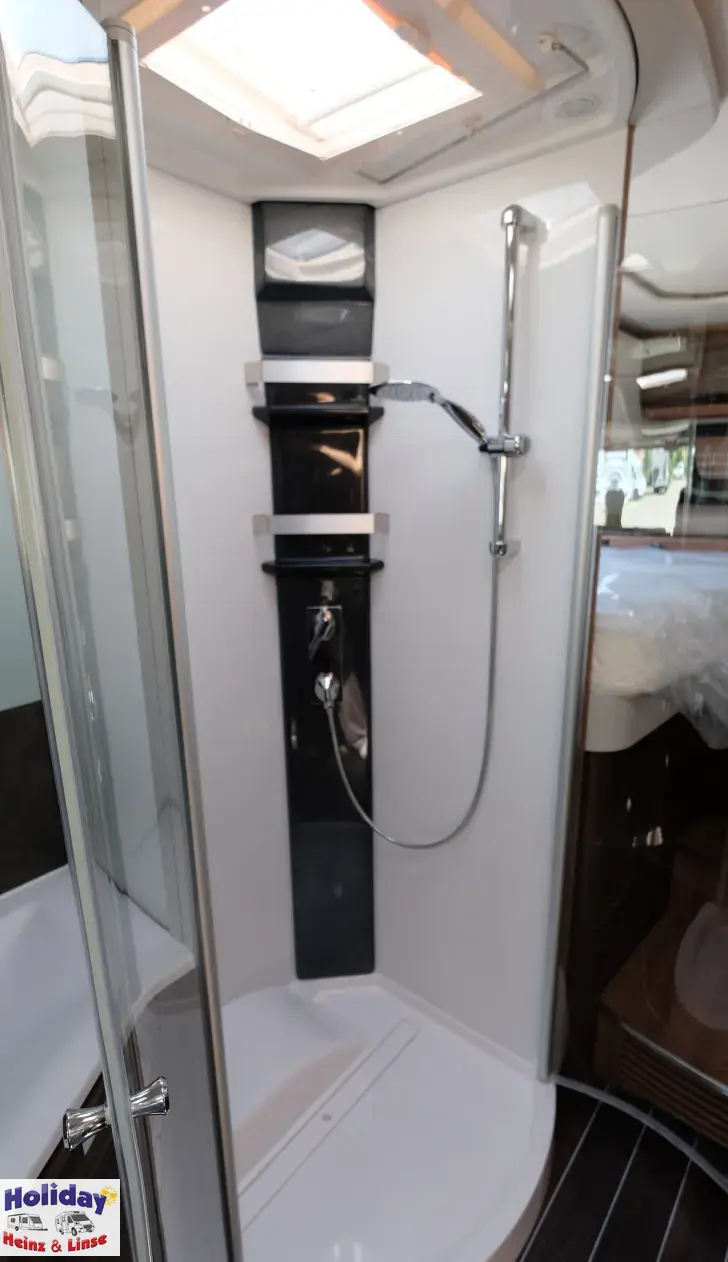 Fahrzeugbild Knaus Sun I 900 LEG 180 PS Automatik #11