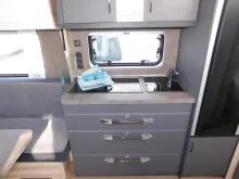 Fahrzeugbild De Luxe 515 UHL 2.000 kg,Hobby Connect,Fahrradtr #11
