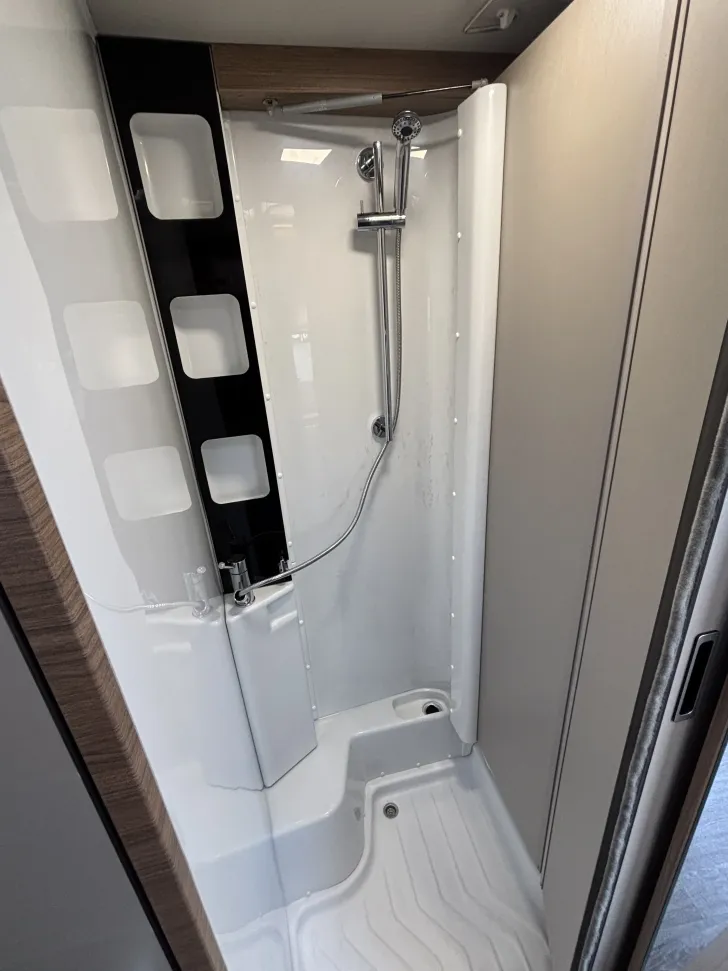 Fahrzeugbild Knaus Van TI 650 MEG VANSATION Automatik, Rahmenfenster, #11