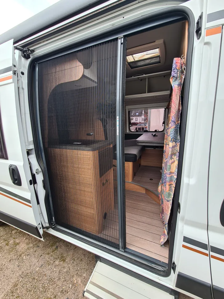 Grundriss Nacht Weinsberg CaraBus EDITION FIRE 600 MQ Sehr gepflegt