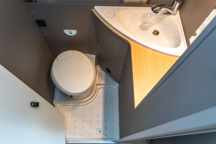 Fahrzeugbild LMC Innovan 600/603*Edition 70Jahre*Multimedia*RFK #15