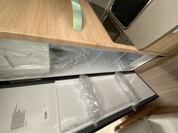 Fahrzeugbild Knaus Südwind 540 FDK Black Selection Garagenklappe rechts + links #10